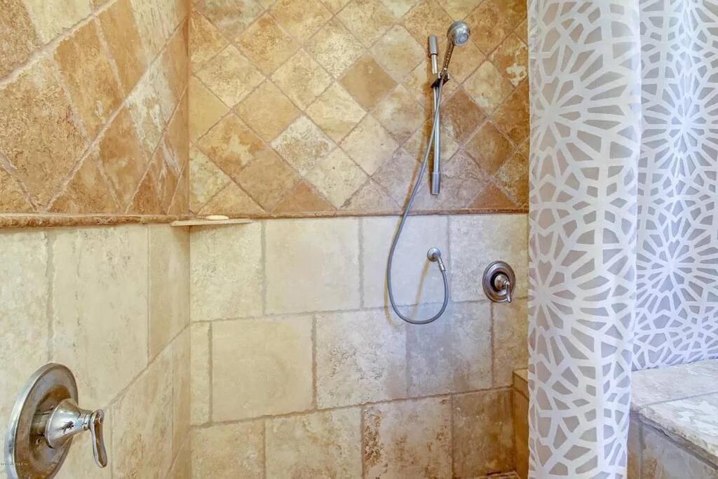 Awesome/luxury/perfect Location/pvt @se Jax *